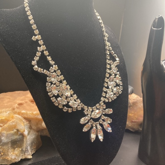 Vintage bridal/formal/prom rhinestone collar style necklace - Picture 3 of 5